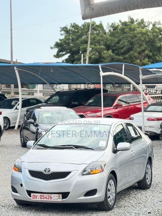 Toyota Camry SE 4dr Sedan (2.5L 4cyl 6A) 2012 Silver