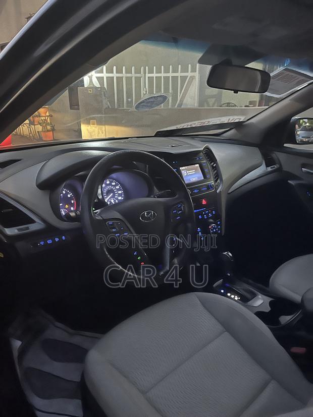 Hyundai Santa Fe SE AWD 2018 Gray