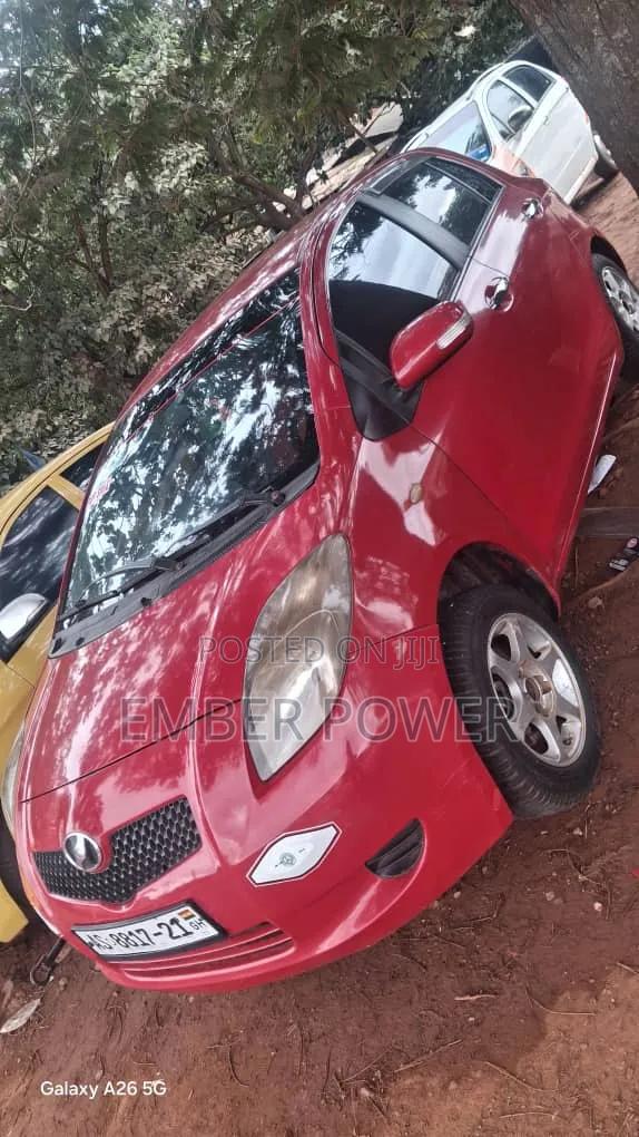 Toyota Vitz 2010 Red