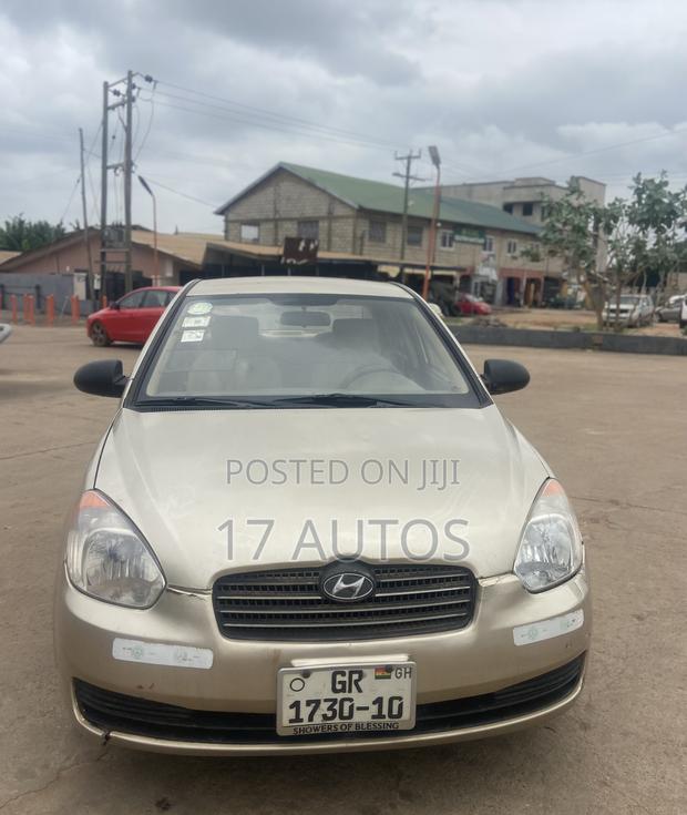 Hyundai Accent 2010 Gold