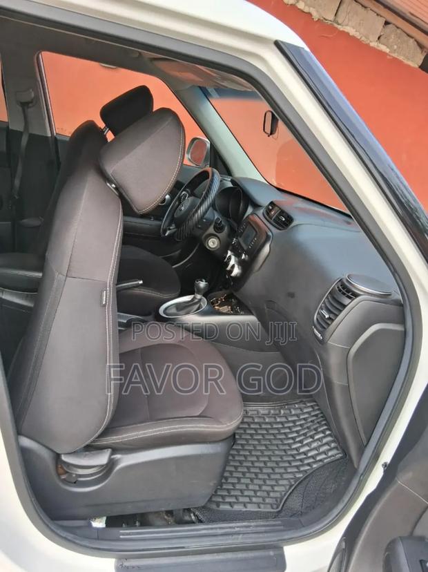 Toyota Vitz 1.5 FWD Hybrid 5dr 2019 White