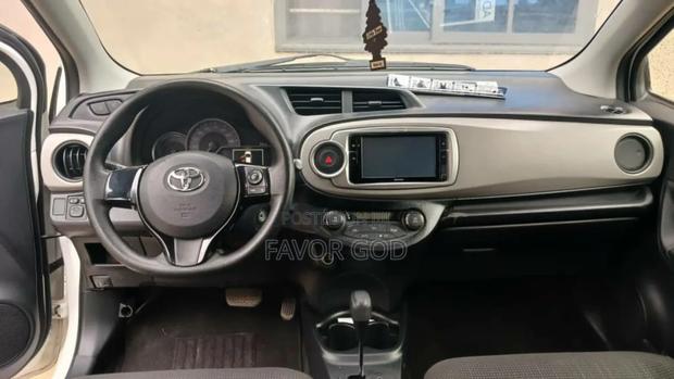 Toyota Vitz 1.5 FWD Hybrid 5dr 2019 White