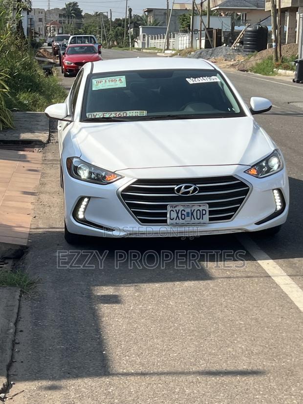Hyundai Elantra Value Edition Sedan FWD (2.0L 4cyl 6A) 2017 White