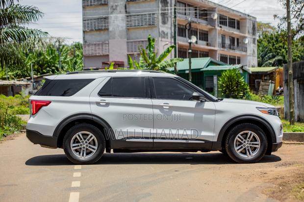 Ford Explorer XLT 2021 White