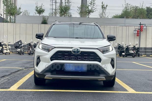 Toyota RAV4 2020 White