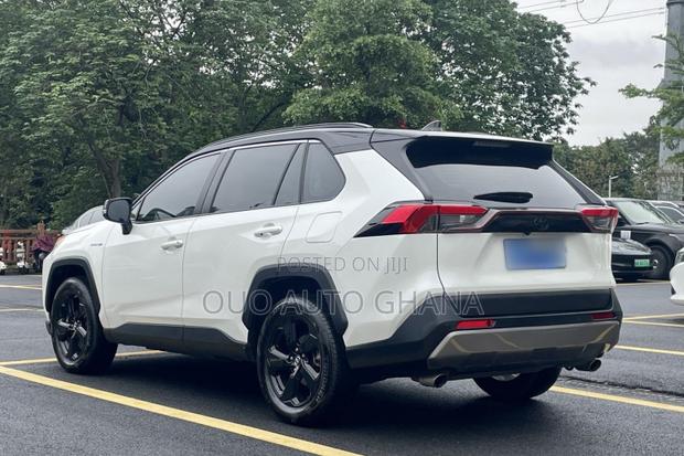 Toyota RAV4 2020 White