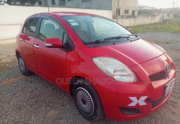 Toyota Vitz 2010 Red