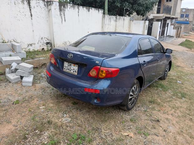 Toyota Corolla 2010 Blue
