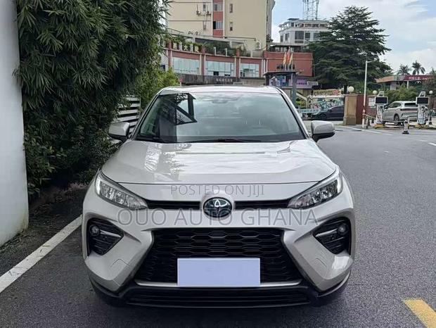 Toyota Frontlander 2022 Gray