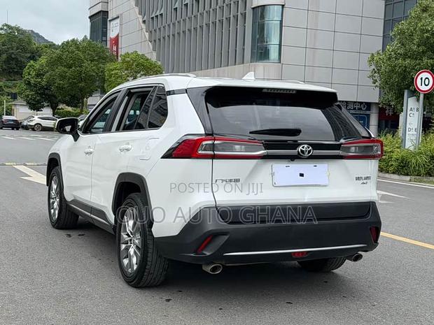 Toyota Frontlander 2022 White