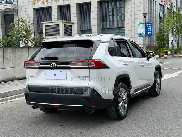 Toyota Frontlander 2022 White