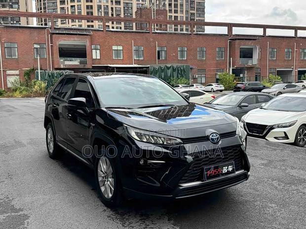 Toyota Frontlander 2022 Black