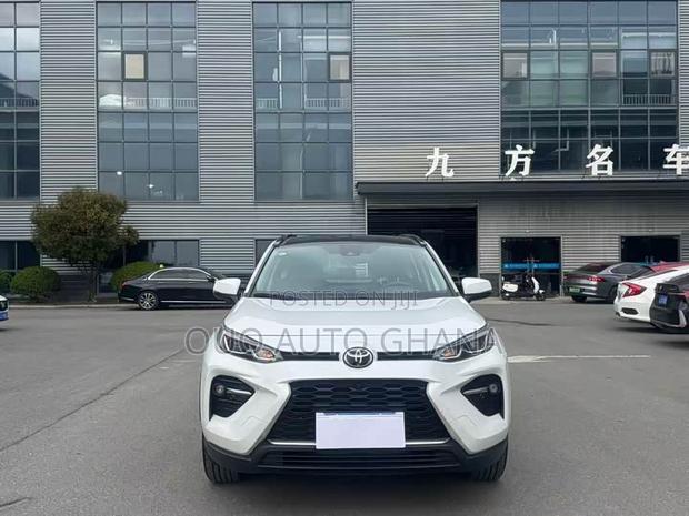 Toyota Frontlander 2023 White