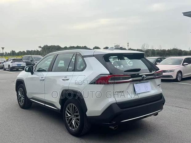 Toyota Frontlander 2023 White