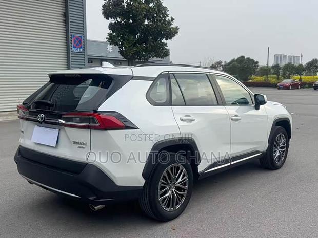 Toyota Frontlander 2023 White