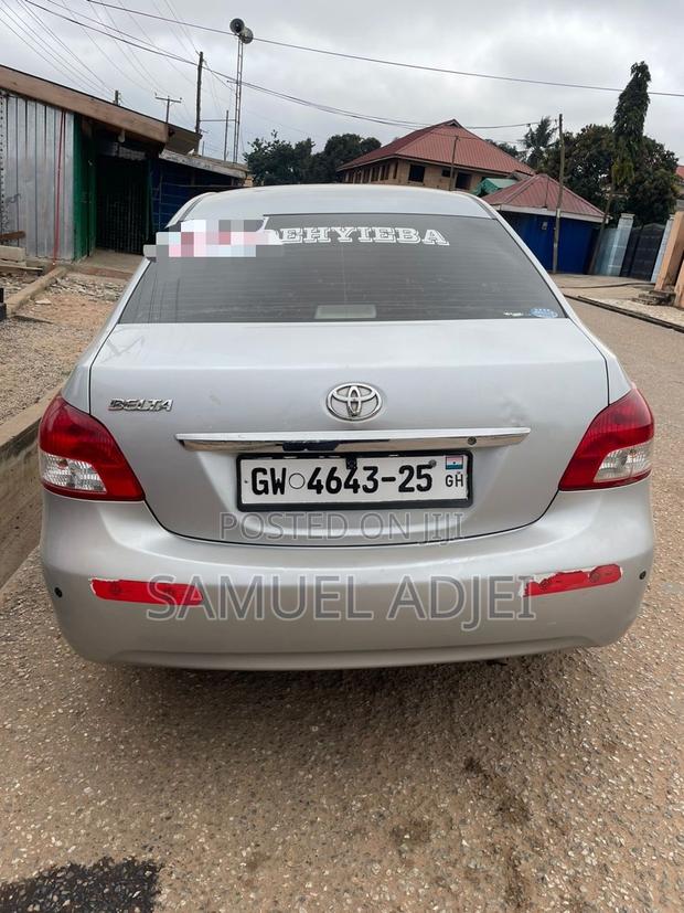Toyota Belta 2012 Silver