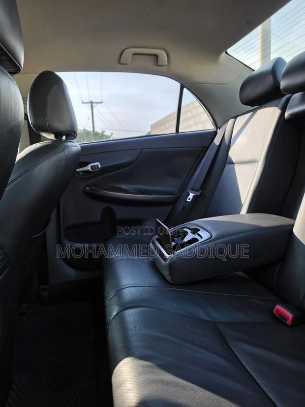 Toyota Corolla Altis 2013 White