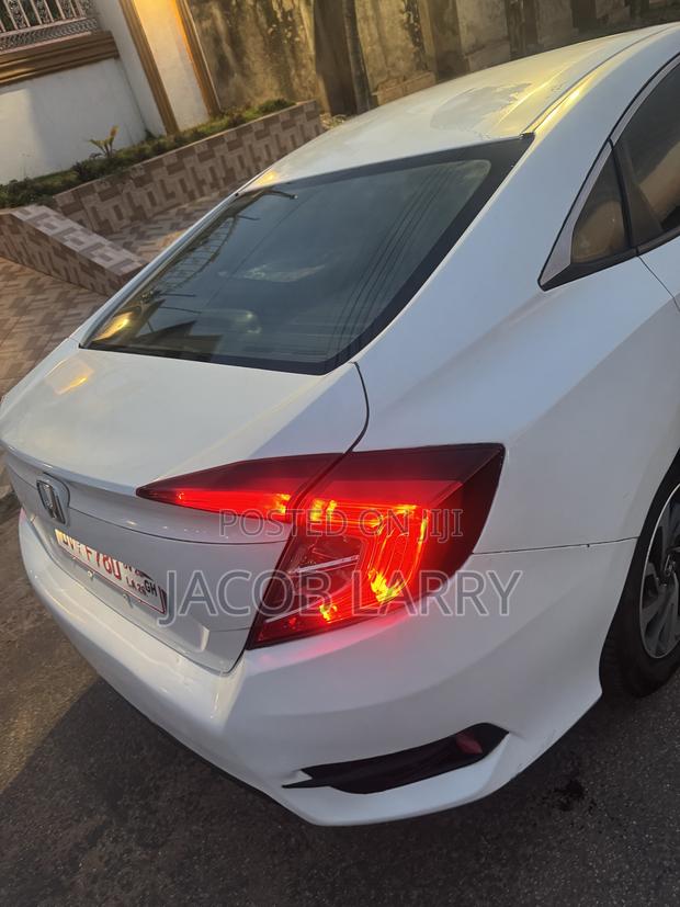 Honda Civic EX-L Sedan 2018 White