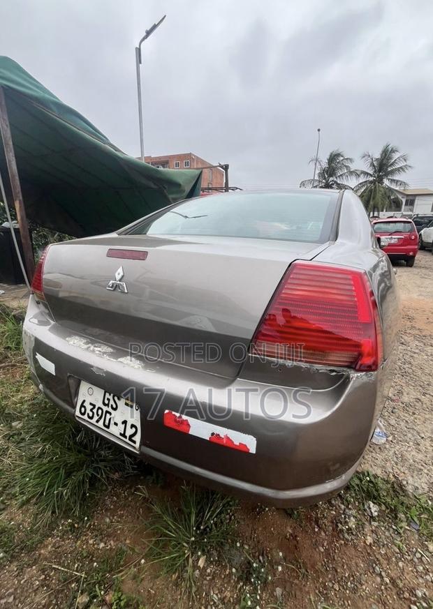 Mitsubishi Galant 2012 Brown