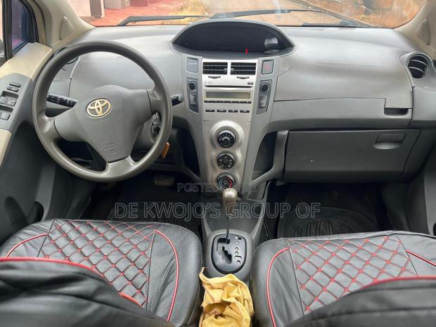 Toyota Vitz 1.3 AWD 3dr 2010 White