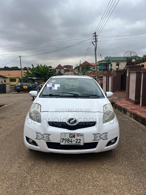 Toyota Vitz 1.3 AWD 3dr 2010 White