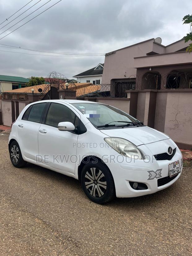 Toyota Vitz 1.3 AWD 3dr 2010 White