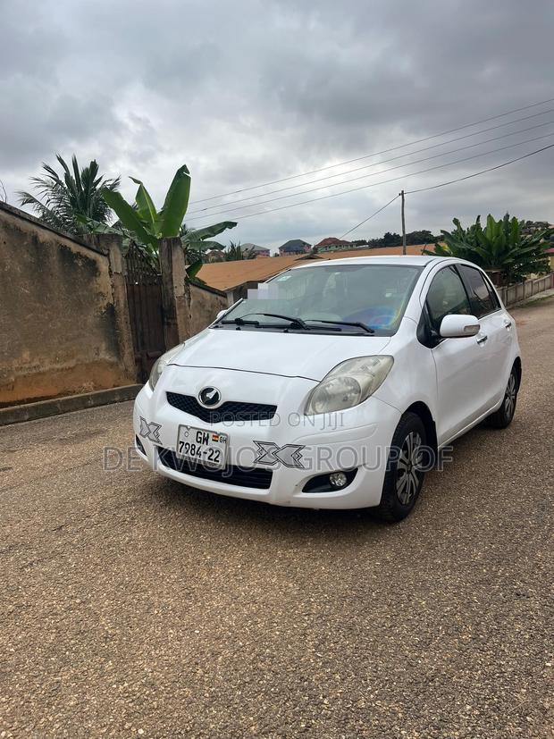 Toyota Vitz 1.3 AWD 3dr 2010 White