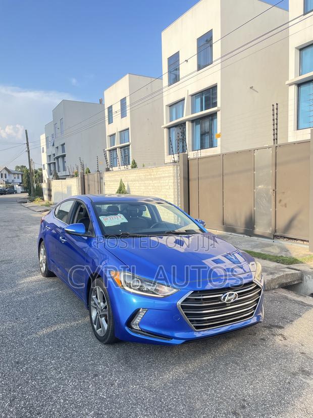 Hyundai Elantra Limited Sedan FWD (2.0L 4cyl 6A) 2017 Blue