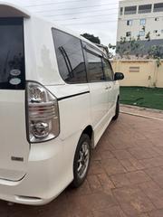 Toyota Voxy X 2WD 8-Seater 2009 White for sale