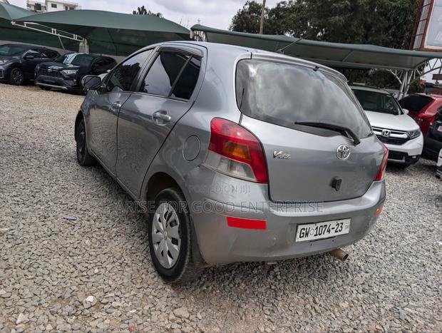 Toyota Vitz 1.5 FWD 5dr 2008 Silver