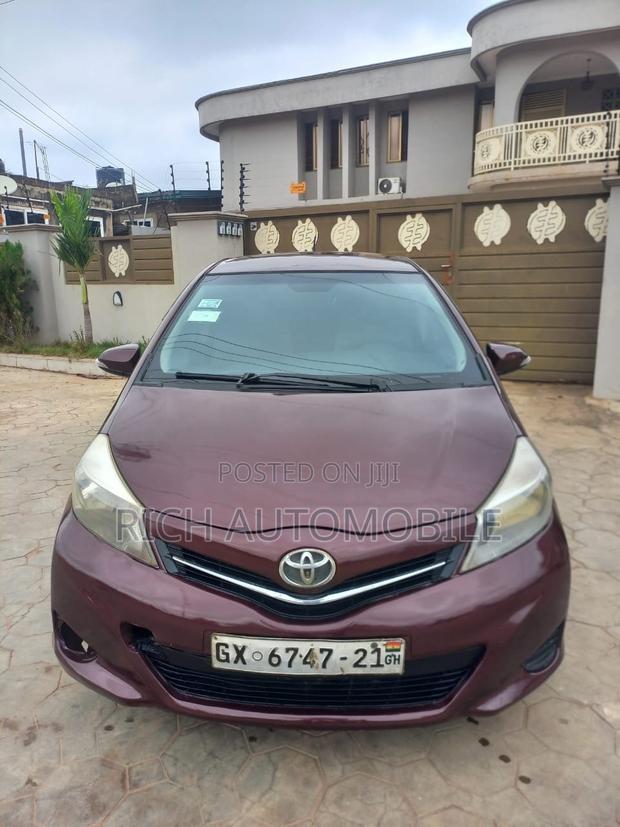 Toyota Vitz 1.0 FWD 3dr 2012 Brown