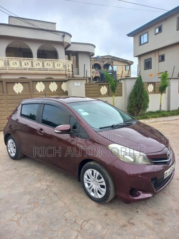 Toyota Vitz 1.0 FWD 3dr 2012 Brown