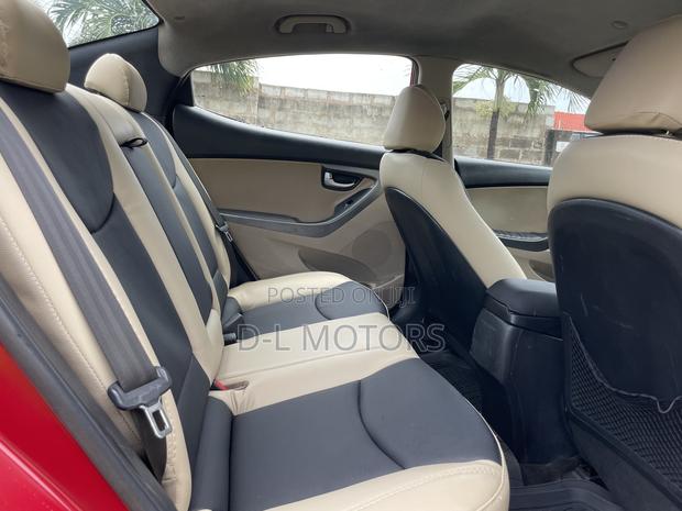 Hyundai Elantra SE 4dr Sedan (1.8L 4cyl 6A) 2015 Red