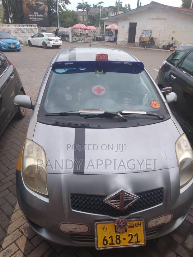Toyota Vitz 1.0 FWD 3dr 2010 Silver