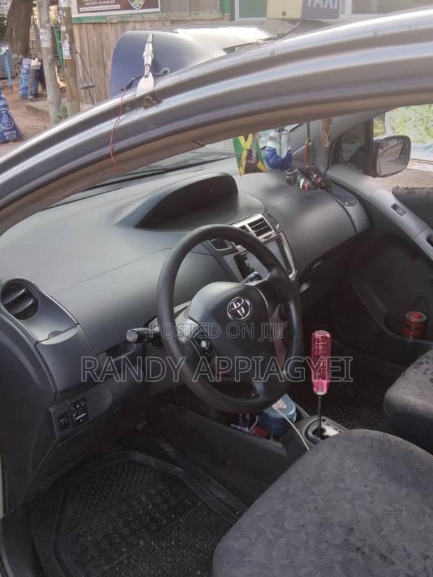 Toyota Vitz 1.0 FWD 3dr 2010 Silver