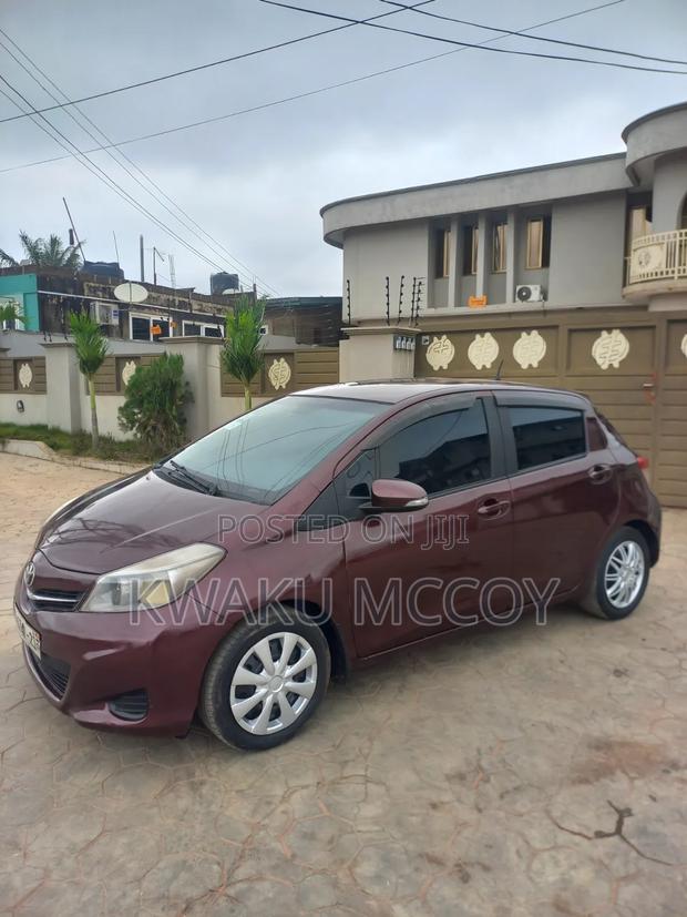 Toyota Vitz 2012 Burgundy