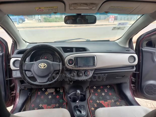 Toyota Vitz 2012 Burgundy