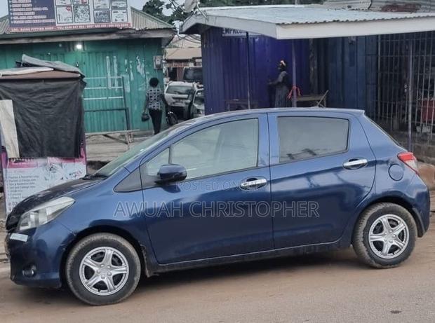 Toyota Vitz 1.3 AWD 3dr 2012 Blue