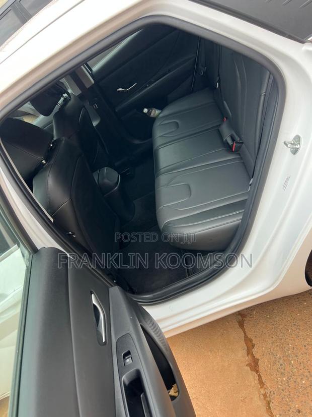Hyundai Elantra Limited 2023 White