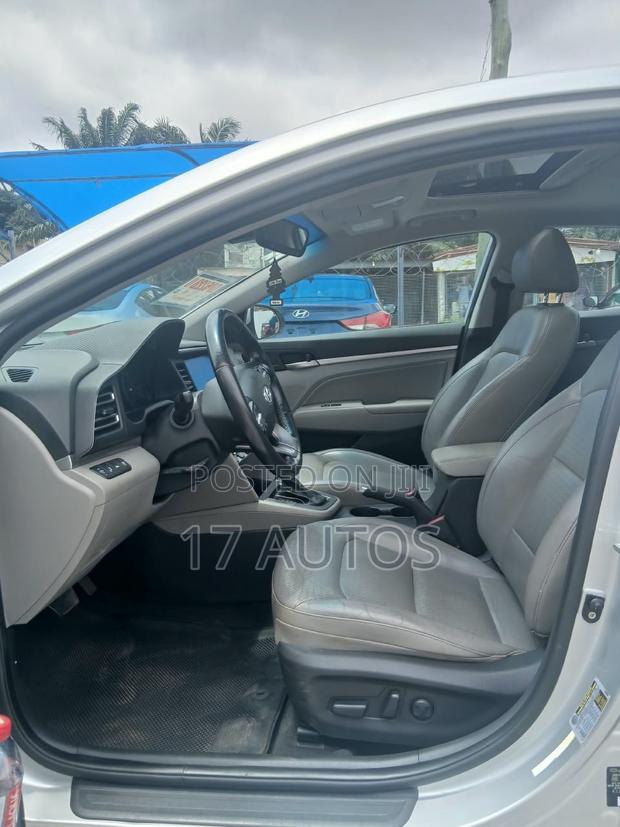 Hyundai Elantra Limited 2019 Silver