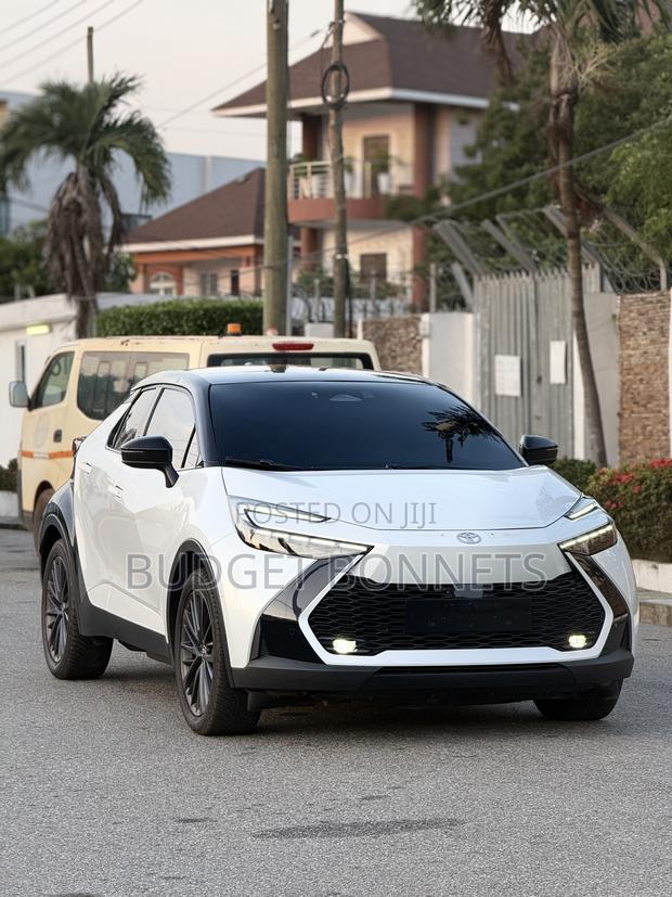 Toyota C-HR 2025 White