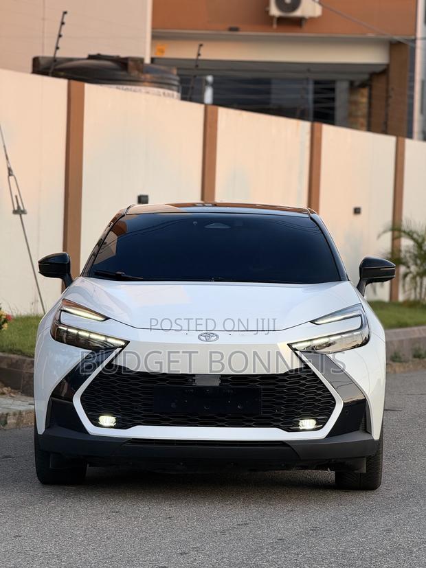 Toyota C-HR 2025 White