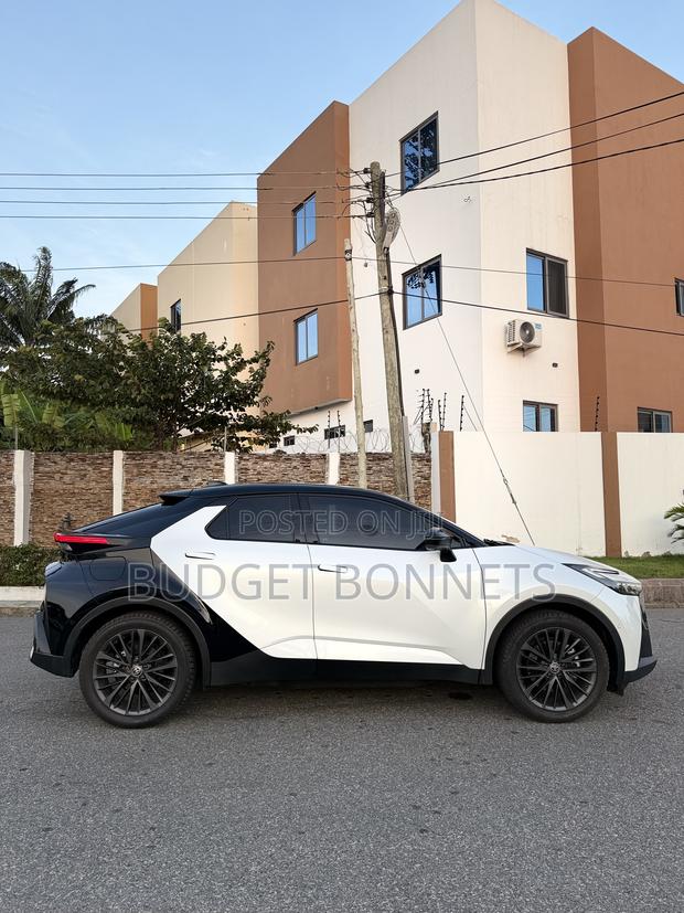 Toyota C-HR 2025 White