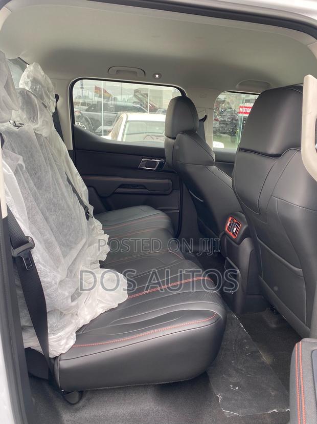 New BYD Shark 6 Shark Pickup 2026 White