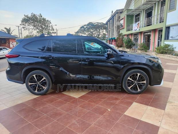 Toyota Highlander XSE 2022 Black