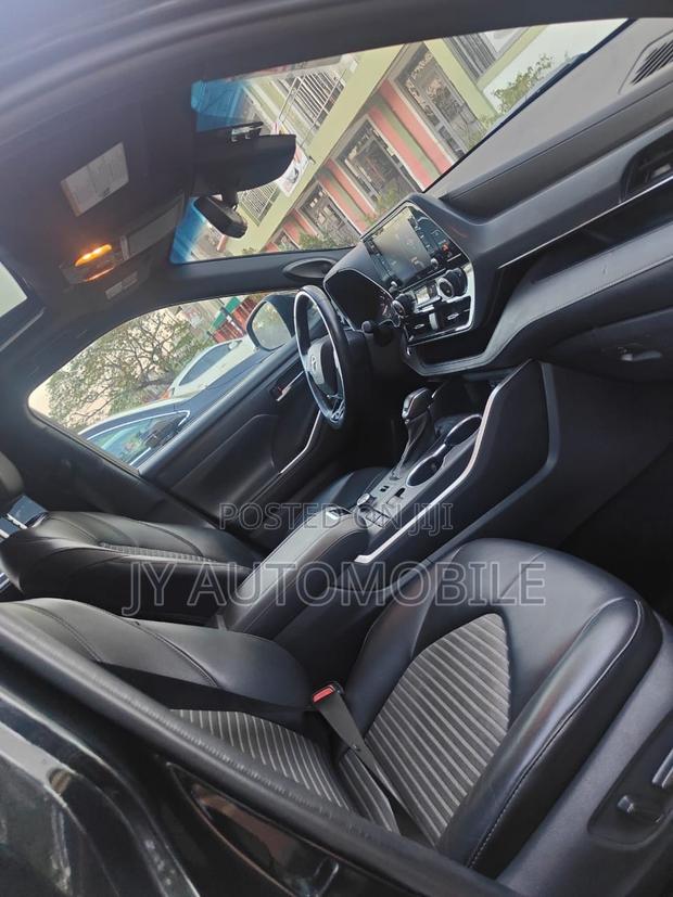 Toyota Highlander XSE 2022 Black