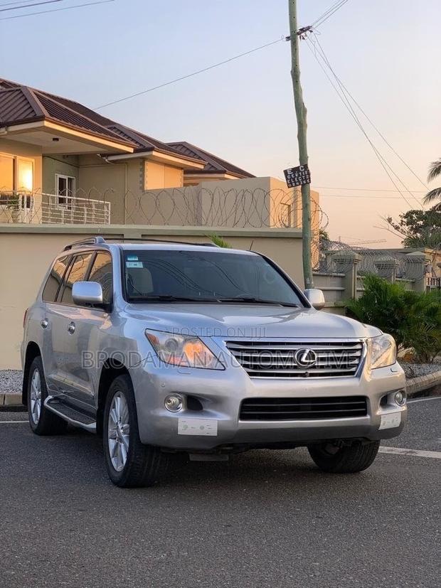 Lexus LX 570 2012 Silver