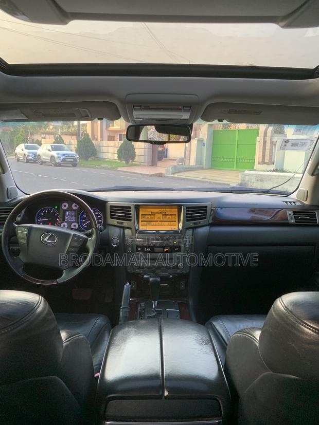 Lexus LX 570 2012 Silver