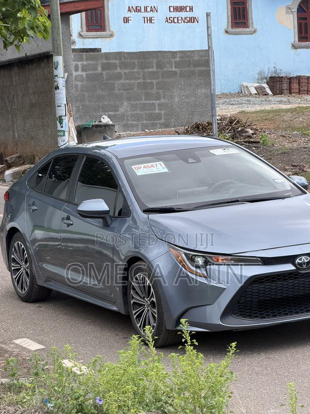 Toyota Corolla LE 2021 Gray