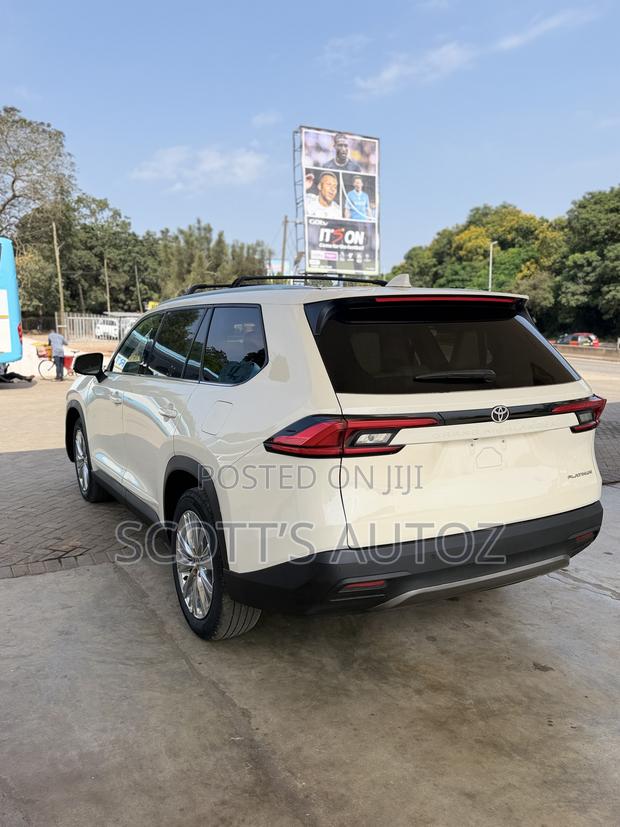 Toyota Grand Highlander Platinum AWD 2024 White